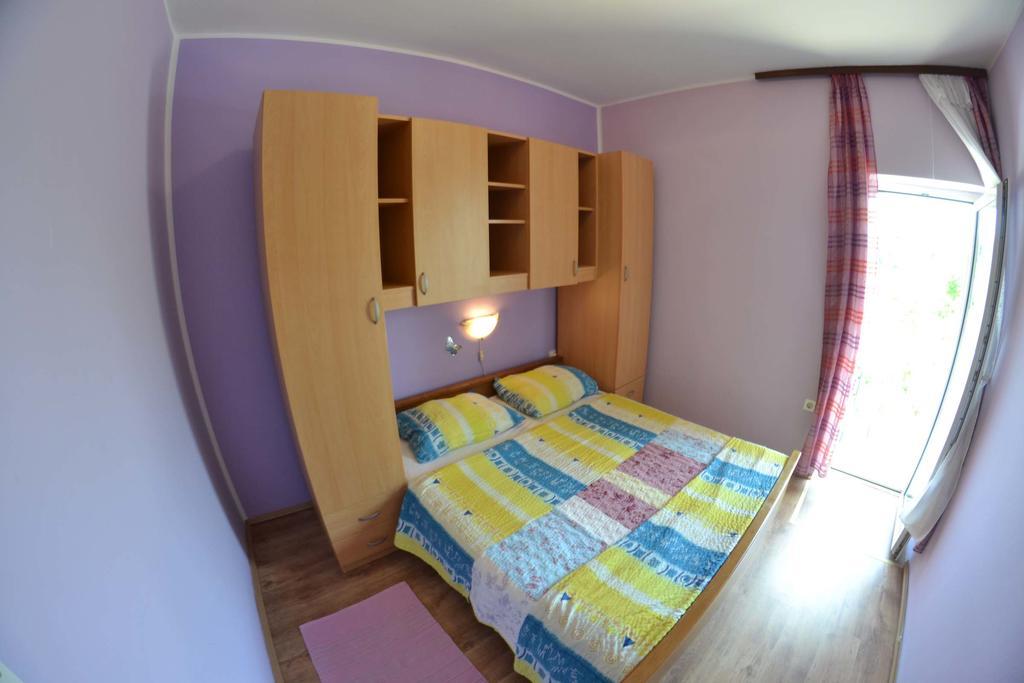 Jenny I Tania Apartment Lopar