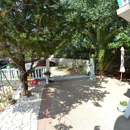 Apartmani Jenny I Tania Lopar Exterior photo